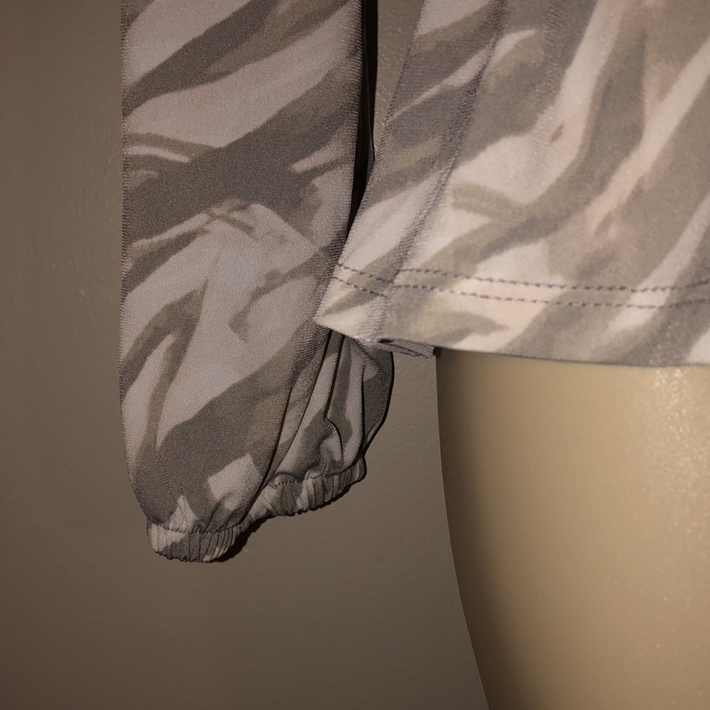 Vera Wang top - Picture 4 of 7